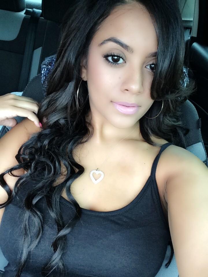 hardtoearn:  Elisa Rosa  @yoellezz