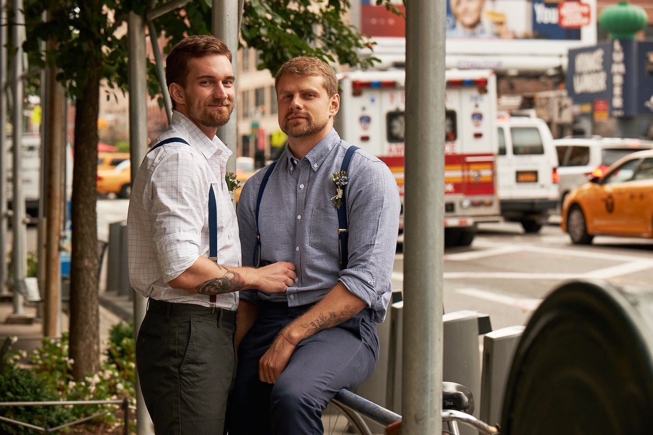 beardset:  bearsblogs:  #JustMarried  the minion makes this so much better