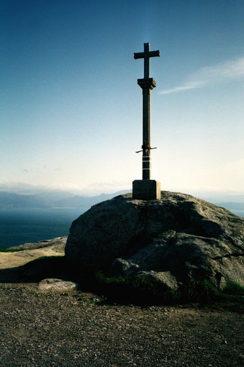 Extremo da terra (el fin del mundo), Fisterra, Galicia, 2001.For many centuries Fisterra (Finisterre