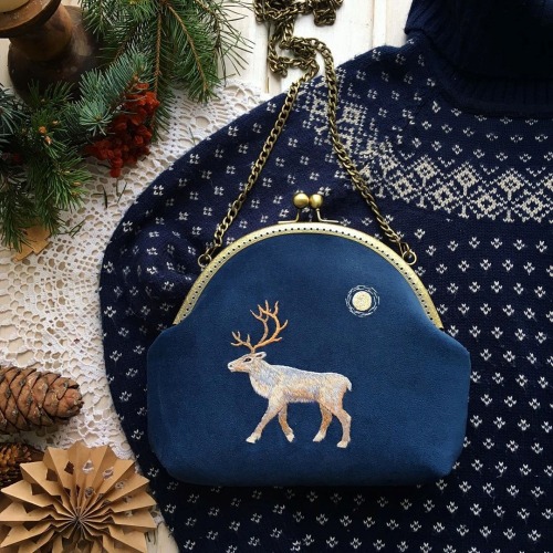 sosuperawesome:Embroidered Bags and Purses Mart Bag on Etsy Things Hobbits would use