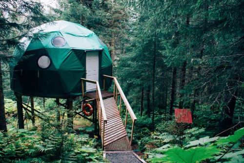 cabinporn:Elevated geodesic shelter in Seward, AlaskaBy Kyle Glenn / @kylejglenn