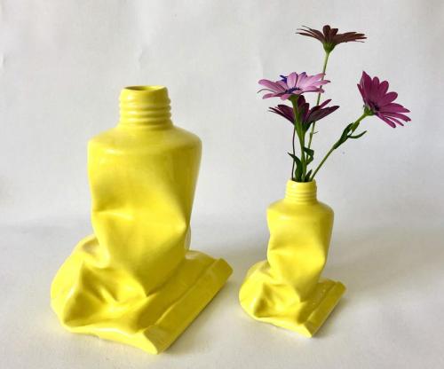  Crouched Tube Vase // dtate 