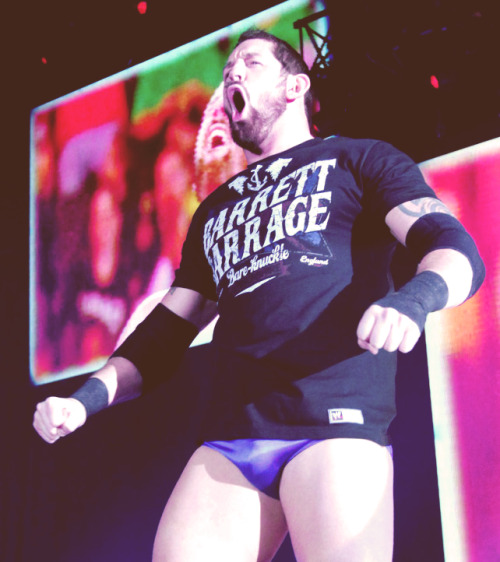 That bulge is just begging for attention! Damn Wade!