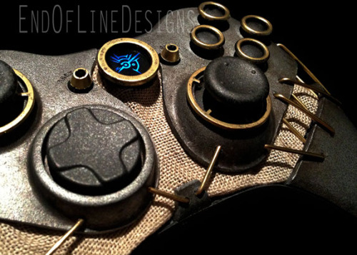 morttheunwise:  theomeganerd:  Dishonored Control Pad & Nintendo Game Boy Sculptures by Devin Smith   quelindoeldelaxboxwn