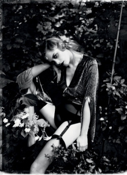 inspirationgallery:  Camille Rowe by Ellen von Unwerth. Grey Magazine, Winter 2012/13 Issue 