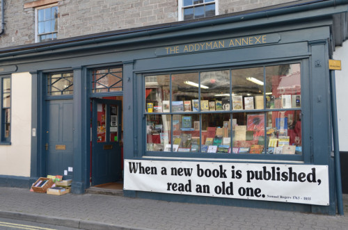 starry-eyed-wolfchild:  A town known as the “town of books”, Hay-on-Wye is located on the Welsh / English border in the United Kingdom and is a bibliophile’s sanctuary.