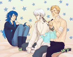quesozombiemoved:  noiz is always shirtless