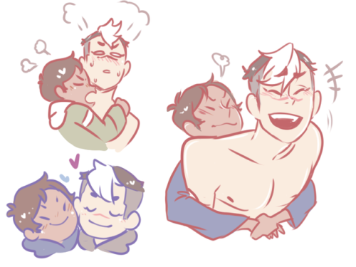 hardlynotnever: I reversed an older shance doodle so now it’s Lance trying to get his arms aro