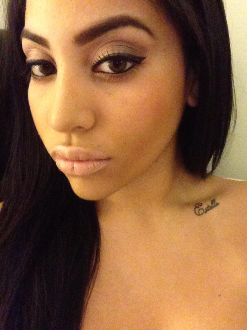 valpowerexoticgirls:  @dadditaughttme    She&rsquo;s killing that Blue Dress!