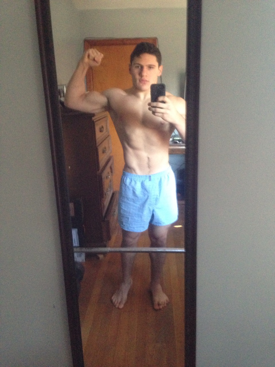 lifeofalifter:  Decided on a whim that I’m going to enter my first physique competition,