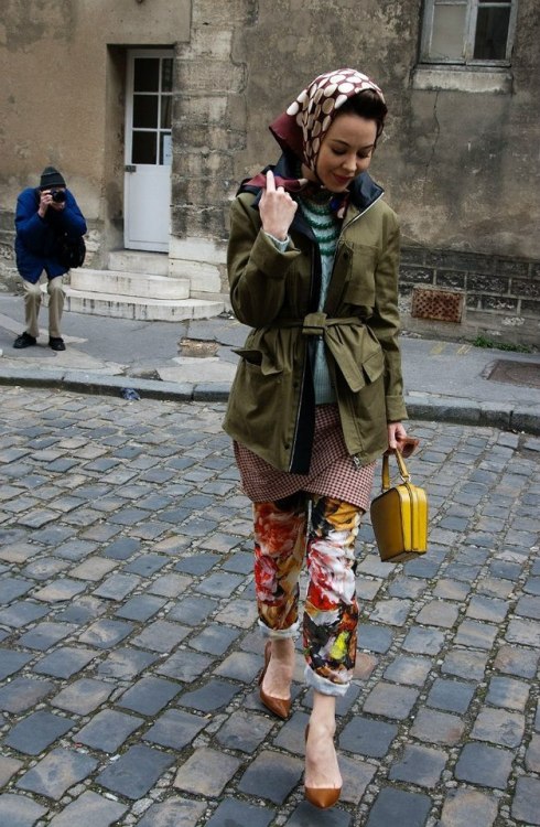 ulyanastreetgame:Ulyana Sergeenko attending the Giambattista Valli Fall 2012 Ready-To-Wear show duri