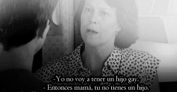 sentimientos-en-el-aire:Lo que duele no es ser homosexual, sino que lo echen en cara como si fuera una peste.