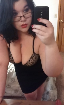 SexyBBWStudent snapping sweet cellphone selfies
