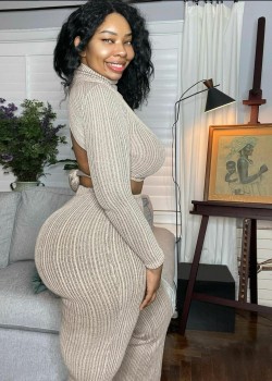 princejazziedad:Stacked. Front&Back Curvy Luscious BootiDelicious  Ms Stormz………❤️💛💚 She ckecks all the boxes!!✔️LIPS✔️TITS✔️HIPS