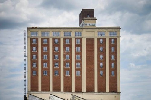 Tower Automotive Building - Image by Lori Whelan via flickr. Use the tag #Urban_Toronto to be featur