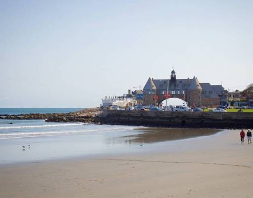 The Towers at Narragansett Pier #thetowers #narragansett #landmark #pier #beach #travel #instatravel