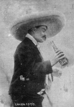 conejodeluna:  ZAPATA TOMANDO MESCAL 