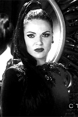 reginaoflocksley:  Evil has never looked so good. 