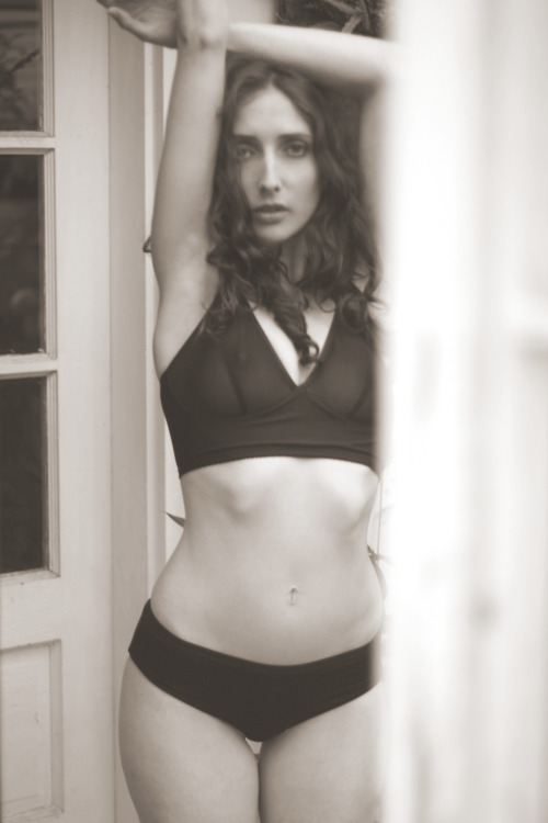 anoush-anou: Fernon / Anoush Anou facebook | instagram | twitter | website 