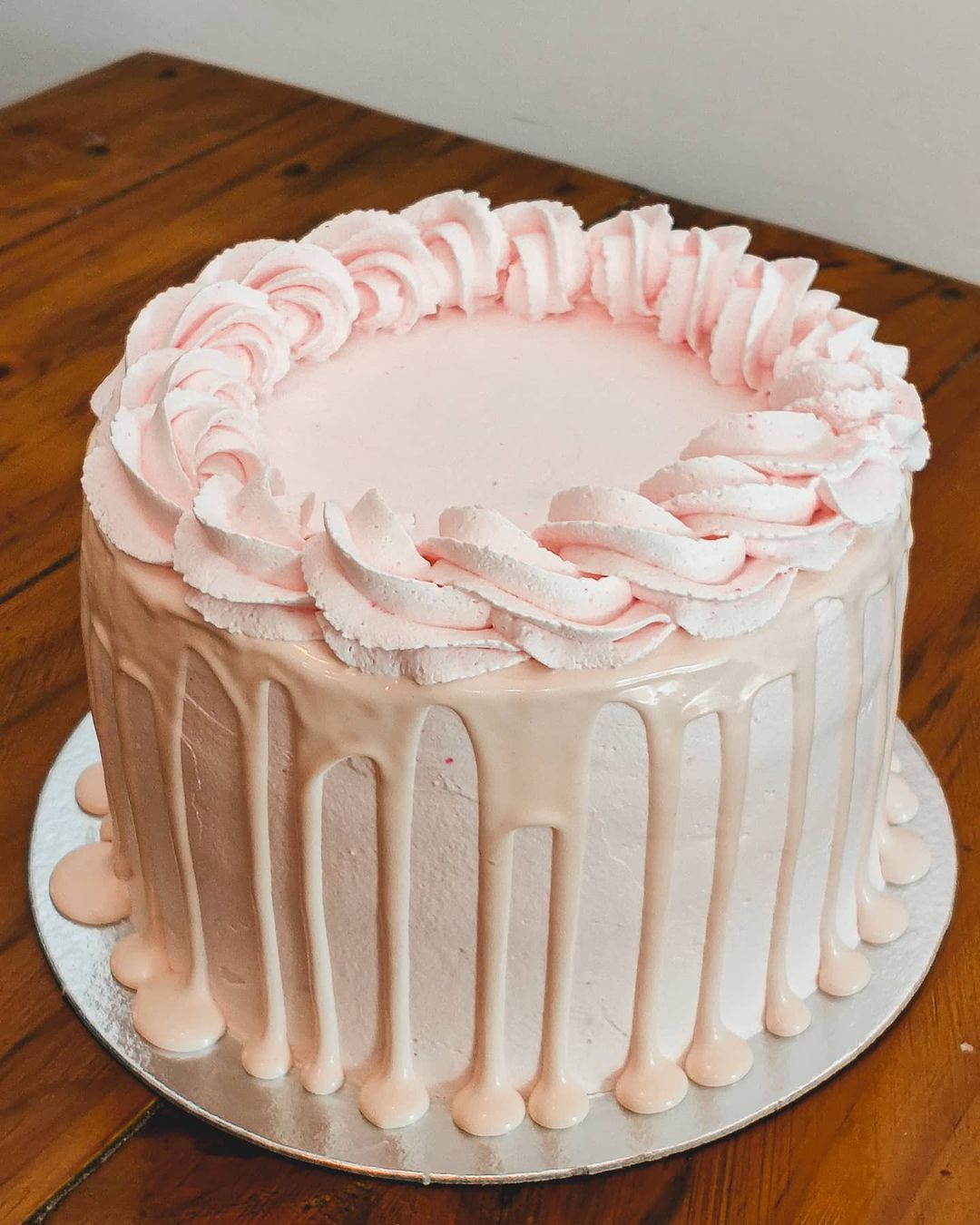 Bolo Rosinha lindo e delicado, bolo Feminino  Bolo, Bolos de aniversário  feminino, Bolo feminino