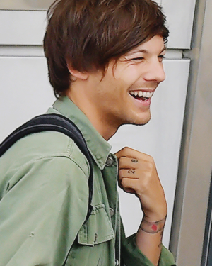everythingstylinson:smiley baby ×‿×