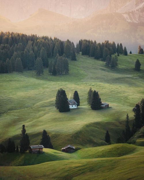 eyeleaves: : ryanresatka Serene mornings in the Italian Alps. Seems like not too shabby of a place t