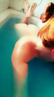 serendipity-creek:  I’m a ginger siren.