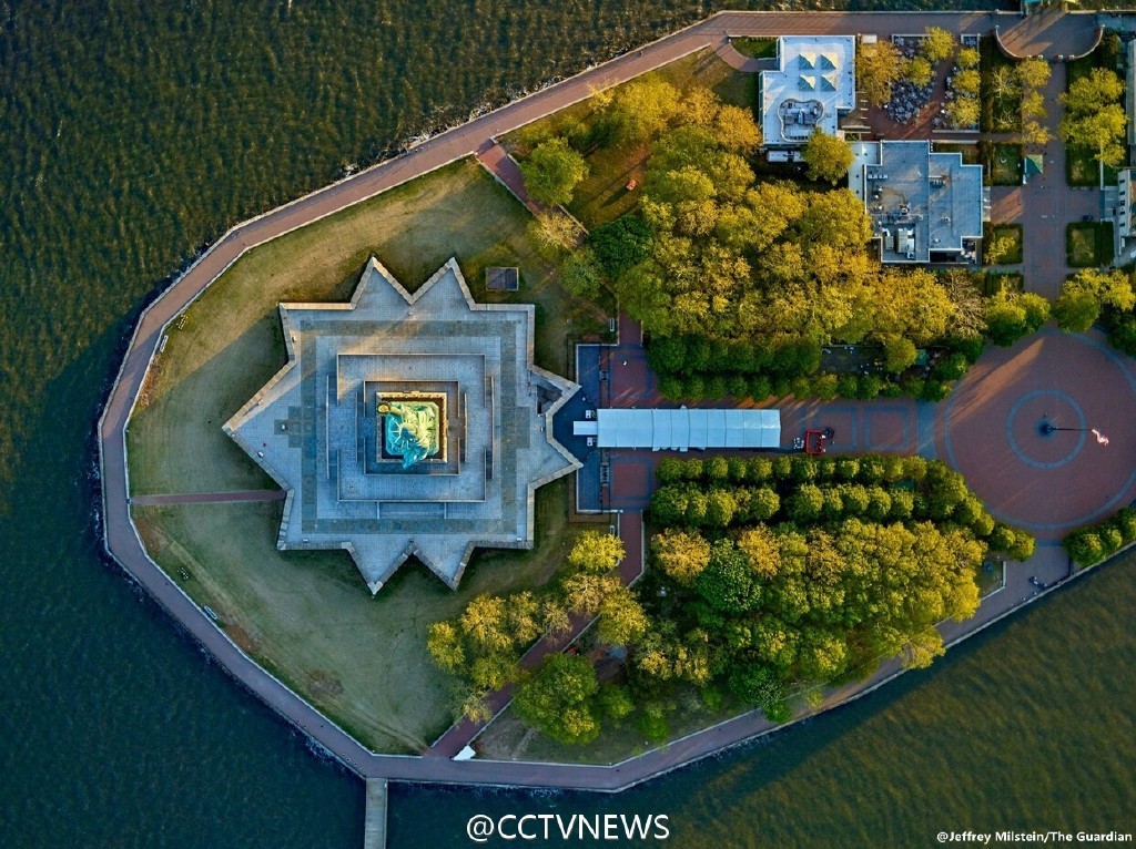 cctvnews:    What does the world look like in God’s eyes? Jeffrey Milstein, a 71-year-old