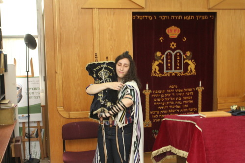 danaoffthedancefloor: I’ve got a good tefillin about this. (First time laying tefillin: the&he