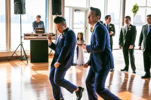 Adorable couple alert: Two singing sweethearts get married at Chelsea Piers Lighthouse. Read their l