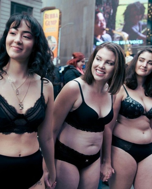 wetheurban:Models of All Sizes Stage Time Square Takeover to Challenge Victoria Secret’s Beaut