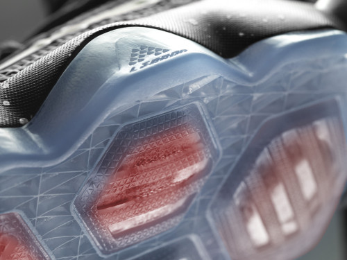 sneakersxish:  NIKE LEBRON 13 ELITE FOR THE PLAYOFFS The LEBRON 13 Elite is an evolved version of LeBron James’s thirteenth shoe that features key technical details including a durable cage upper, full-length bootie and hexagonal Zoom Air units.SHOW
