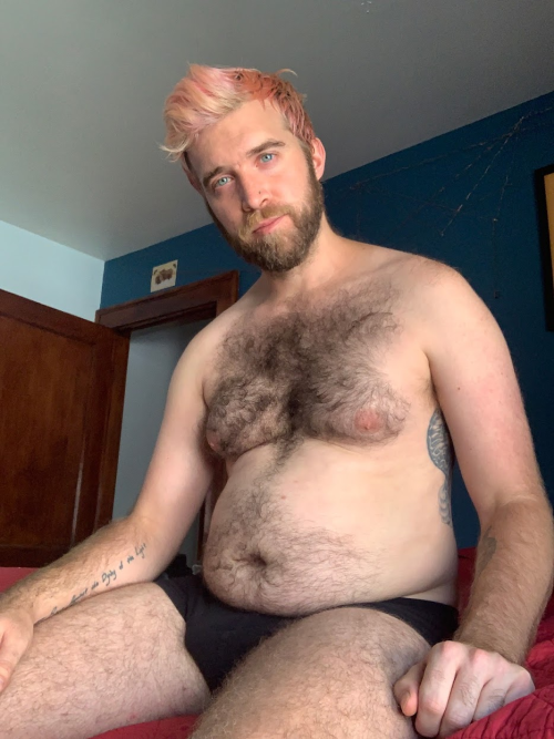 “What a handsome guy both before and after. Really enjoy his new dad bod! Gotta keep us updated on y