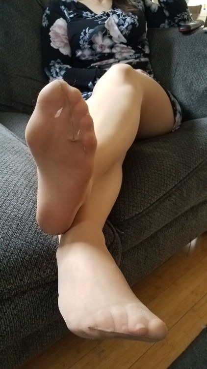 myprettywifesfeet:Those pretty soles and naked toes in her nylons.please comment