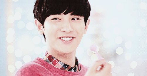 yeollovemebaek:  chanyeol’s precious smile ♡  