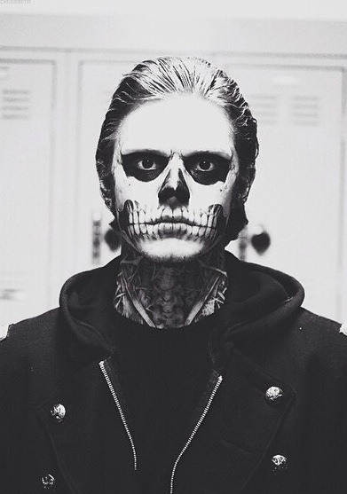 XXX evan peters on We Heart It http://weheartit.com/entry/115272302/via/elenekverckhishvili photo