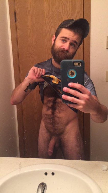 cwbyrider:  isometriclove: colungafrank:   Ryan    I need him   Suck a sexy lil fucker!