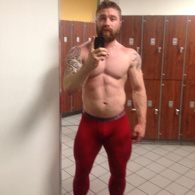tightgearguys:  TIGHTS DADDY!