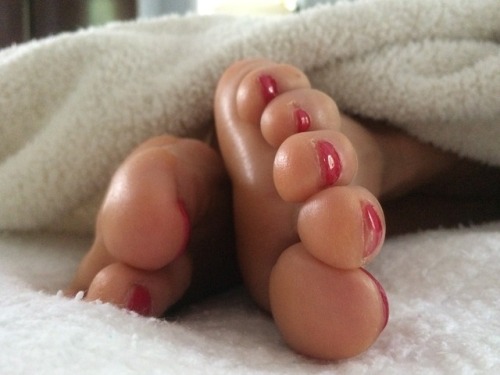 sundiptoes: SlutWife sleeping… I would wake her up with her toes in my mouth