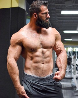 musclecorps: Nick Pulos  