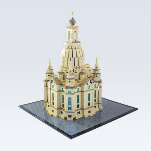 lego-microscale: Frauenkirche Dresden - Architecture Scale (by Moriartus)