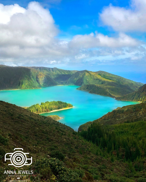breathtakingdestinations:Lago do Fogo - Sao Miguel - Azores - Portugal (by Anna Jewels (@earthpeek))