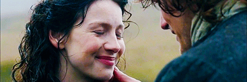 kattdaddee:  Jamie & Claire + K i s s e s (1x08) 