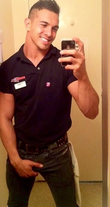 phd-bullrider:  He can service my ass more than once anytime!