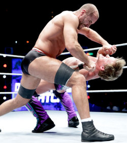 fishbulbsuplex:  Chris Jericho vs. Antonio Cesaro