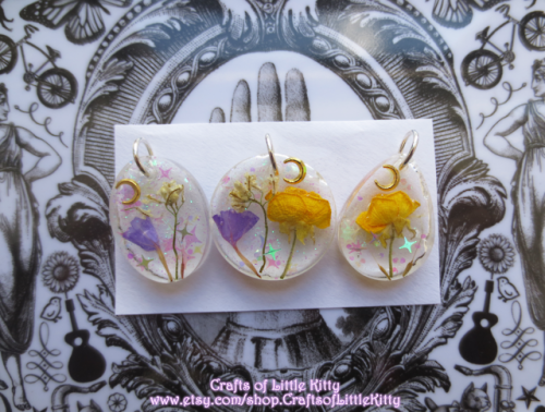  Witchy flower collage resin pendants with a touch of magic Flowers are self-dried and filled with c