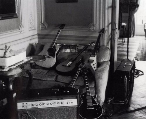 pinkfled:Keith Richard’s guitars at Villa Nellcôte, Nice - 1971