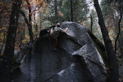 nuhstalgicsoul: the boulders were a bit moist in yosemite this weekend but it was still such a joy t