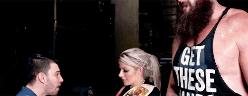 Braun Strowman attempts to kiss Alexa Bliss