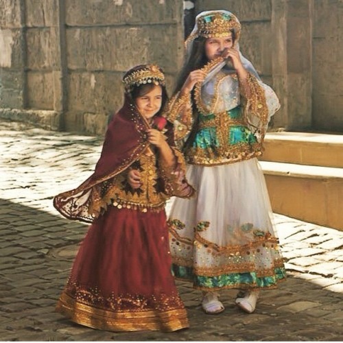 celestialturk:Azerbaijani traditional dress